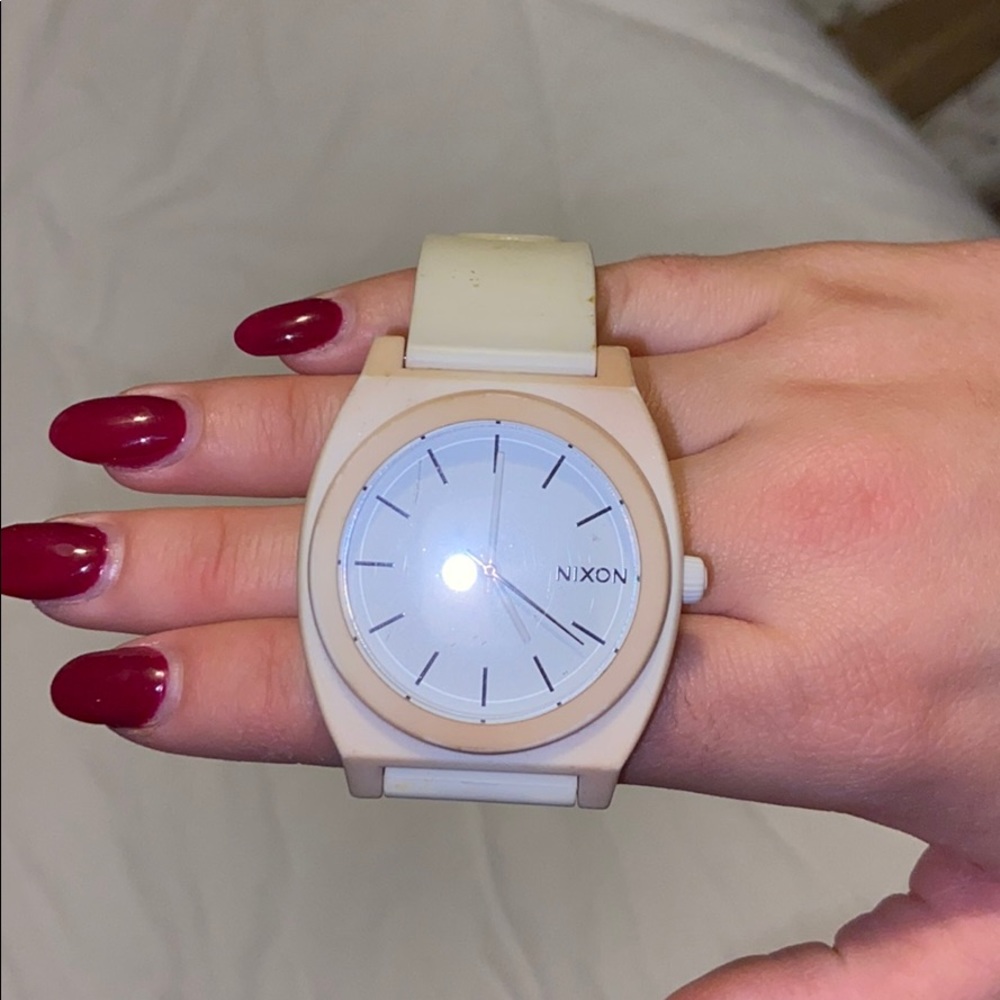 WHITE NIXON WATCH